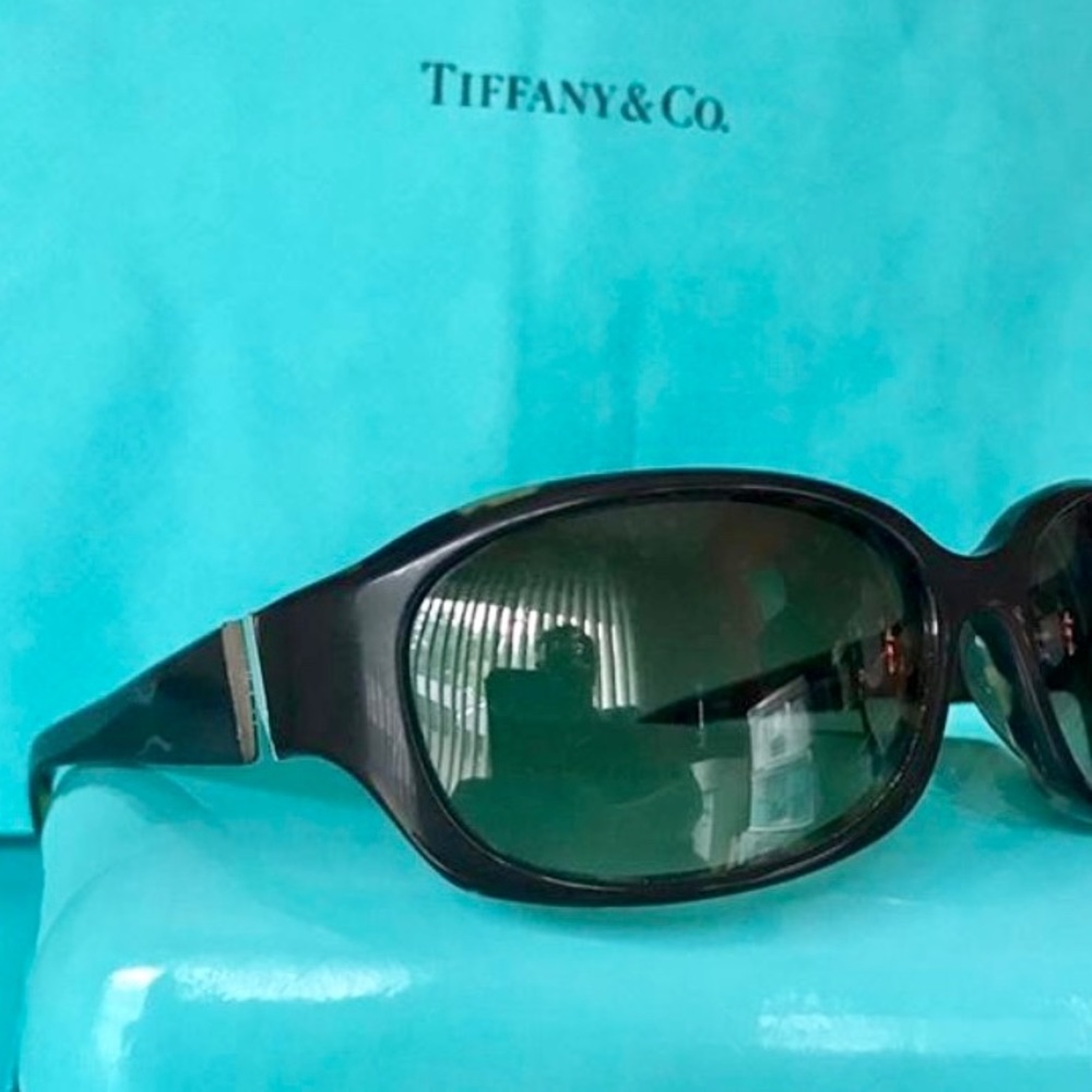 Tiffany & Co. Brown Tortoise Logo Frame Sunglasses